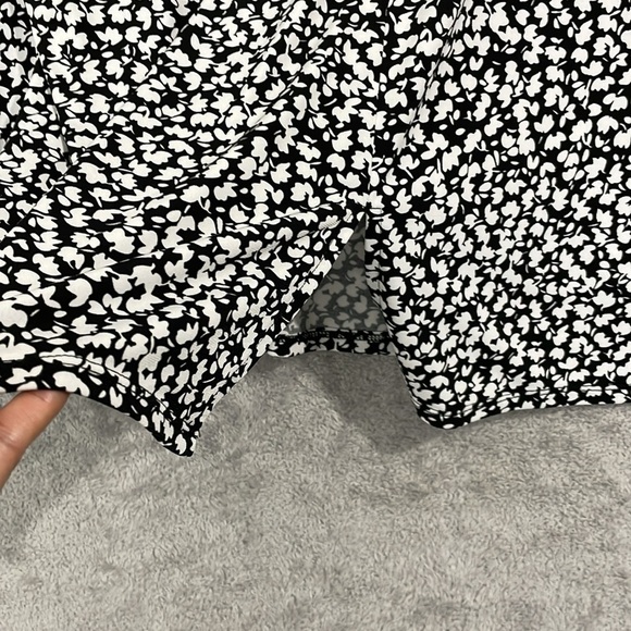 NEW Vince Camuto Womens XL Printed Split-Back Key Rich Black Small Floral Multi - Picture 9 of 10